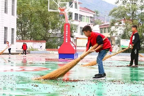 重庆福彩公益金为蔡森坝小学送来篮球场