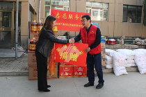 淄博福彩陪同老人过生日 暖心捐赠生活物资