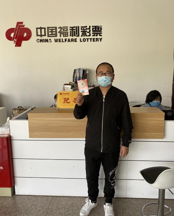 章先生来领奖 章先生来领奖