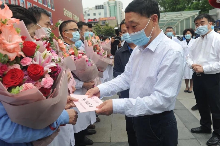 公益福彩 慰问援鄂医护工作者2 公益福彩 慰问援鄂医护工作者2