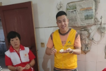 送出爱心 伸出援手 四地体彩人帮扶弱势群体