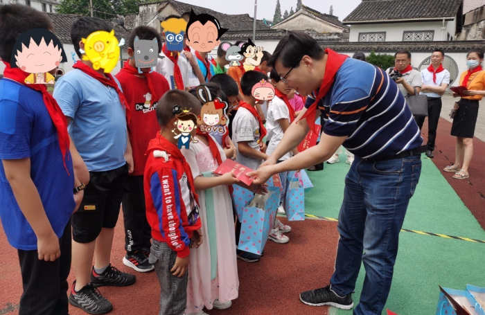 450名少年儿童获公益福彩资助2 450名少年儿童获公益福彩资助2