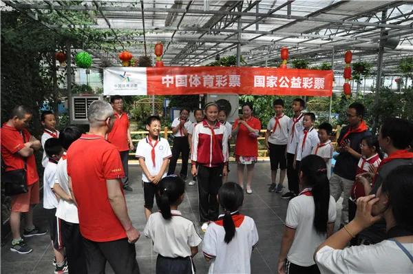 关爱留守儿童 学习雷锋精神 拓展志愿服务新领域8