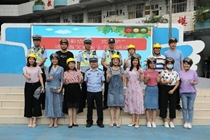 “福彩情·共守护”送头盔交通安全公益活动走进南宁市天桃实验学校东葛校区