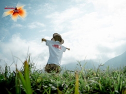 《温暖有光放映队》用荧幕照亮小康路