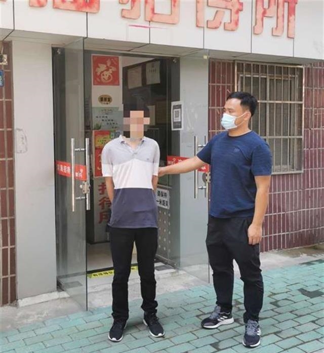 男子沉迷彩票无法自拔,为翻本“走火入魔”竟骗取同事20多万元3_副本 男子沉迷彩票无法自拔,为翻本“走火入魔”竟骗取同事20多万元3_副本