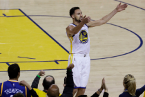 名记:克莱应该不会缺席下赛季整个赛季