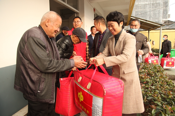 “感受公益福彩”走进苍南5