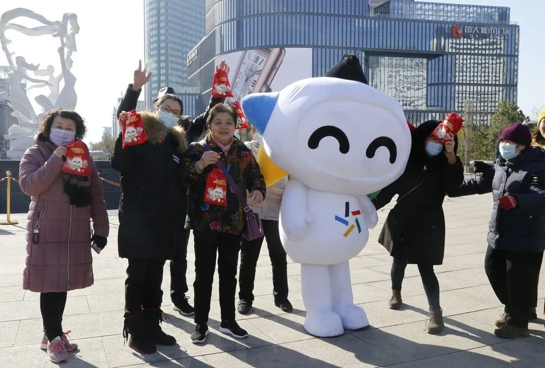 杭州体彩为市民送上“牛气大红包”1 杭州体彩为市民送上“牛气大红包”1