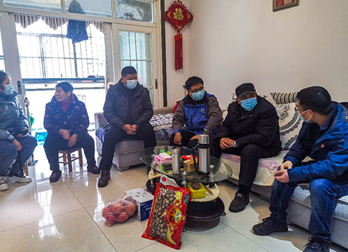 江西体彩业务党支部走访慰问社区困难家庭2 江西体彩业务党支部走访慰问社区困难家庭2