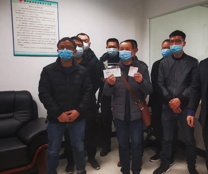 因彩结缘!18人合买团合力斩获双色球大奖609万元!1 因彩结缘!18人合买团合力斩获双色球大奖609万元!1