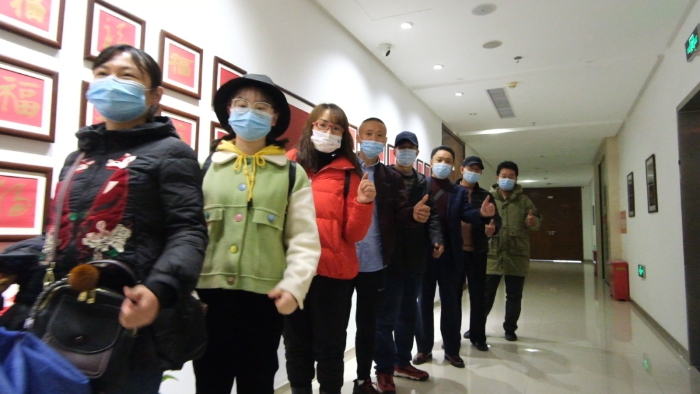 黄冈蕲春14彩民分享540万元双色球大奖5