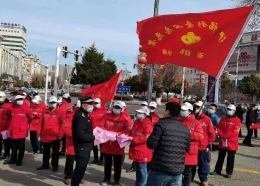 让城市更加靓丽和谐  伊犁福彩爱心志愿者开展“周末奉献日”活动