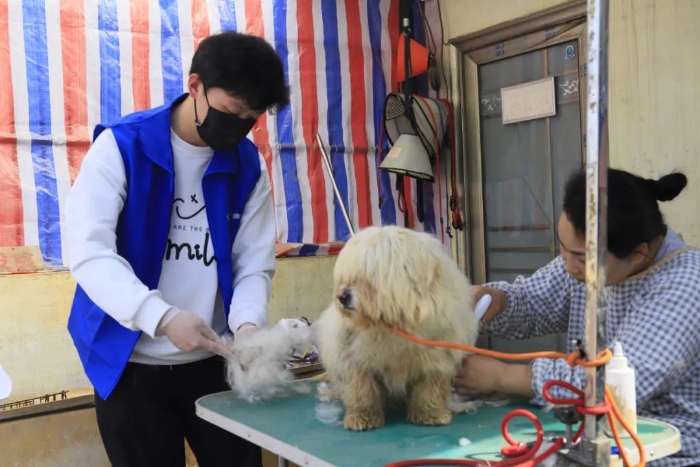 体彩高校志愿者爱心满满4