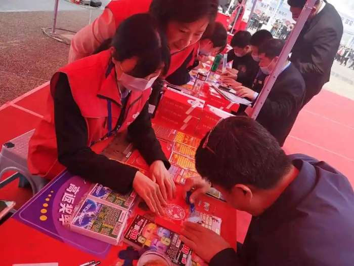 福彩“刮刮乐”走进大河国际车展3