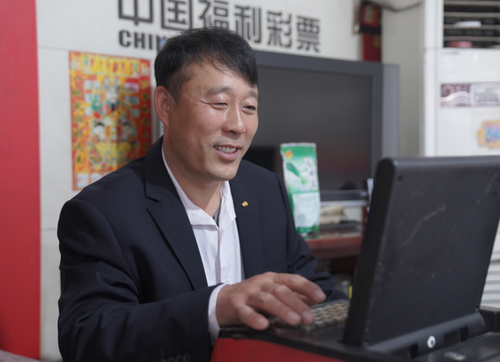 真情奉献展现福彩人的责任和担当1