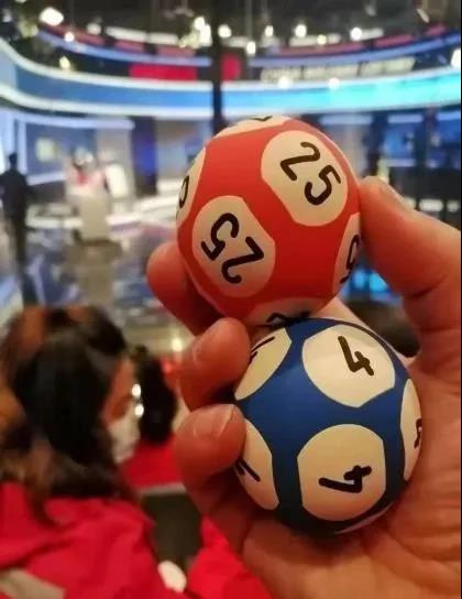 我去北京看开奖——绵阳福彩销售员走近双色球有感3