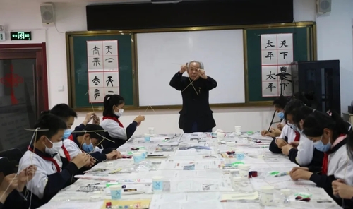 传承风筝技艺,弘扬风筝文化,“风筝文化”来到福彩公益“四点半”课堂2 传承风筝技艺,弘扬风筝文化,“风筝文化”来到福彩公益“四点半”课堂2