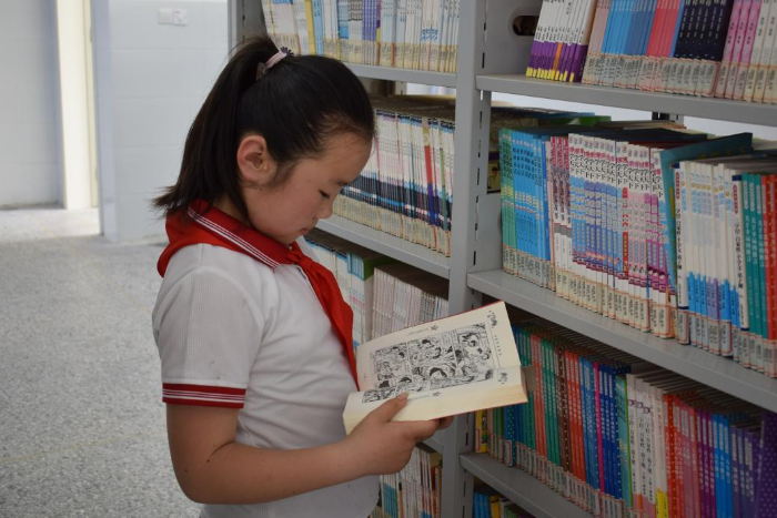 “福彩希望工程图书室”43 “福彩希望工程图书室”43