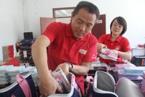 塔城福彩开展“大手拉小手福彩圆梦”公益活动