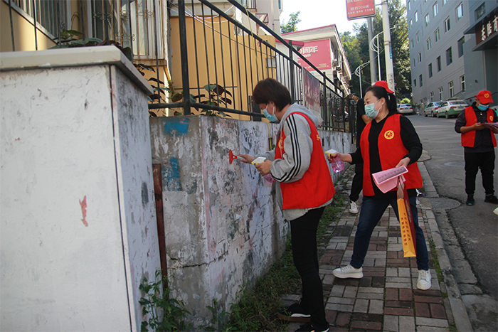 承德市福彩中心开展爱国卫生志愿服务活动