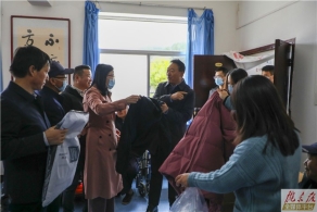 甘肃庆阳福彩中心开展重阳敬老慰问活动