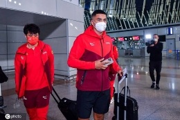 国足人马到齐潜心备战 在阿华人开始行动打造主场氛围 