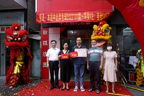 茂名“95后”小伙570万双色球大奖已兑，福彩中心举办站点庆祝活动