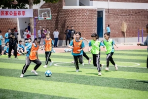“公益体彩 快乐操场”成就乡村孩子足球梦