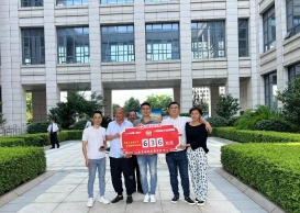 “我们中奖啦！”双色球636万大奖合买团喜笑颜开把奖兑！