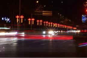 公益福彩迎新春 城市亮化年味浓