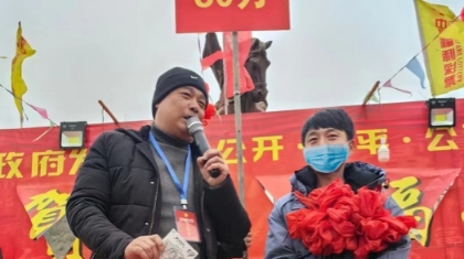 延安吴起户外卖场爆全省首个生肖龙票80万大奖