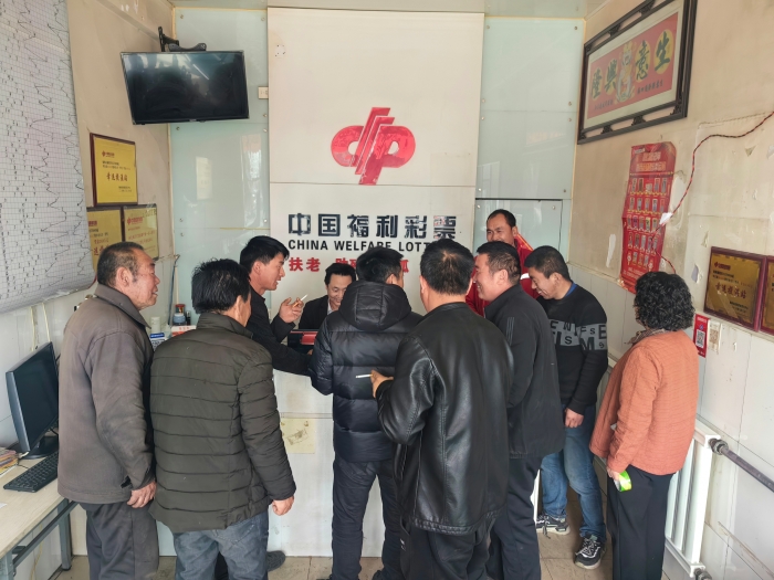 榆林彩民中出双色球龙年首注大奖734万元 (3)