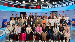 山东福彩观摩团走近双色球，见证阳光开奖