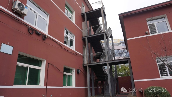 消防改造新建两部室外疏散楼梯 消防改造新建两部室外疏散楼梯