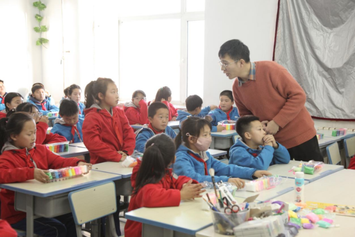 （配图）与爱同行 呵护成长 龙江福彩“让孩子快乐奔跑”暨关爱留守儿童心理健康公益活动第四场走进双城）(2)(1)660