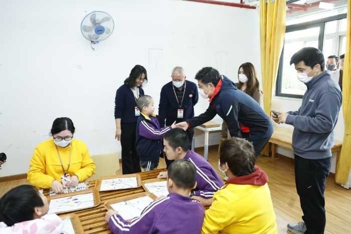 福利院儿童自由创作图画 福利院儿童自由创作图画