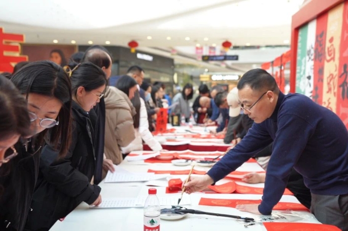 未央区开展“福霭未央 金彩启岁”福彩送福进万家公益活动