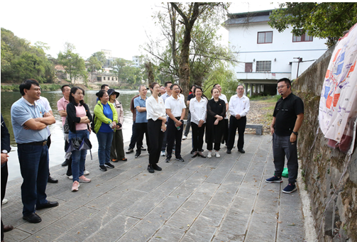 组织党员干部在红军长征湘江战役界首渡口遗址开展学习教育 组织党员干部在红军长征湘江战役界首渡口遗址开展学习教育