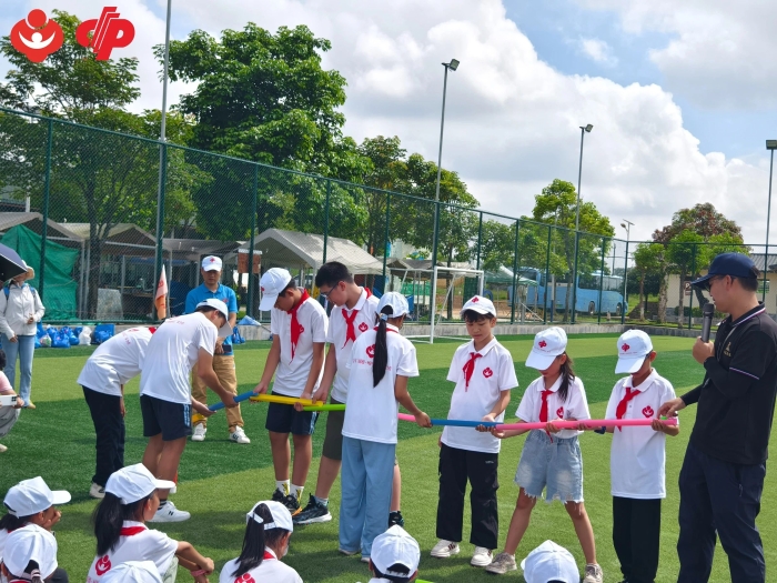 团队协作的户外拓展活动