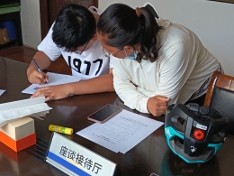 廊坊22名贫困生收到助学款