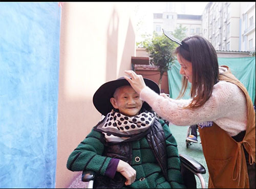 “定格美好——拍立得”环节。重庆福彩供图 第1眼TV-华龙网发