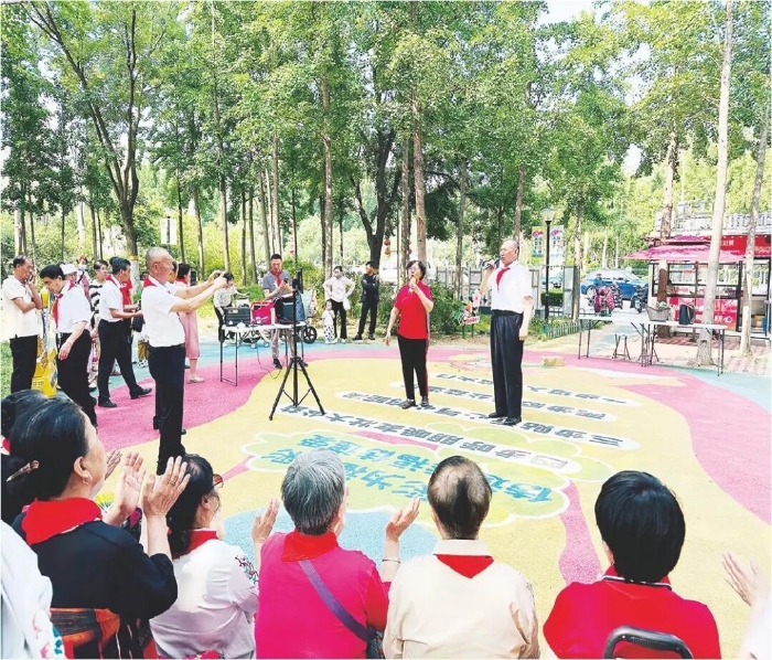 组织社区老年大学学员开展“欢庆六一”文艺汇演行动 组织社区老年大学学员开展“欢庆六一”文艺汇演行动