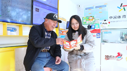 青春筑桥公益路，暖心守候社区情