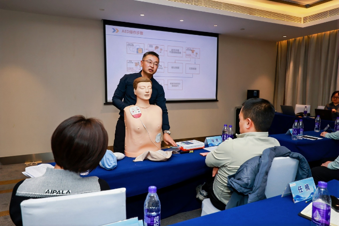 人力资源和社会保障部应急救援宣讲师刘屹授课