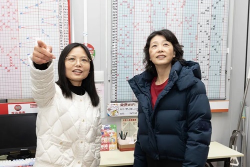 致敬“她力量” 北京体彩慰问女代销者和销售员