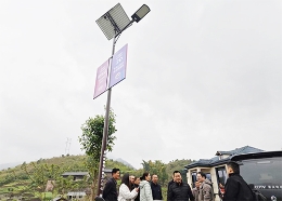 重庆万盛五里村迎来光明：福彩太阳能路灯点亮乡村之路