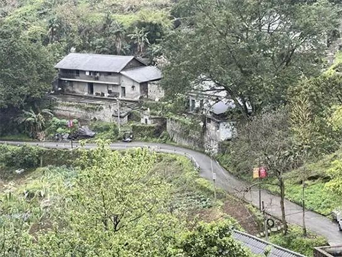 助力乡村振兴：福彩太阳能路灯点亮乡村路