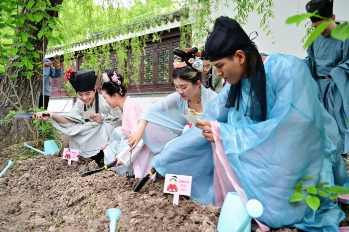 bb69f7dc-3c60-4823-8842-dea38e3fbc04