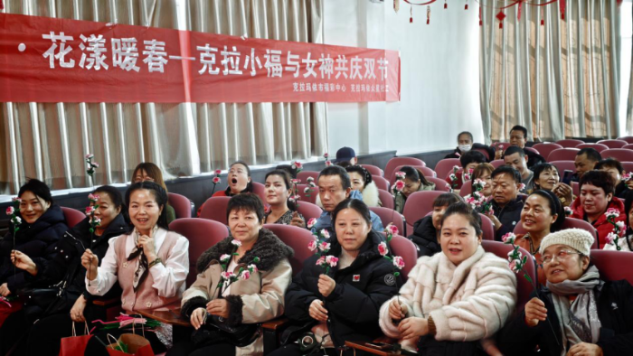 魅力福彩绽芳华 民族团结暖油城--克拉玛依市福彩中心开展“魅力福彩·花漾暖春”双节主题活动(2026.03.17发布)693 魅力福彩绽芳华 民族团结暖油城--克拉玛依市福彩中心开展“魅力福彩·花漾暖春”双节主题活动(2026.03.17发布)693